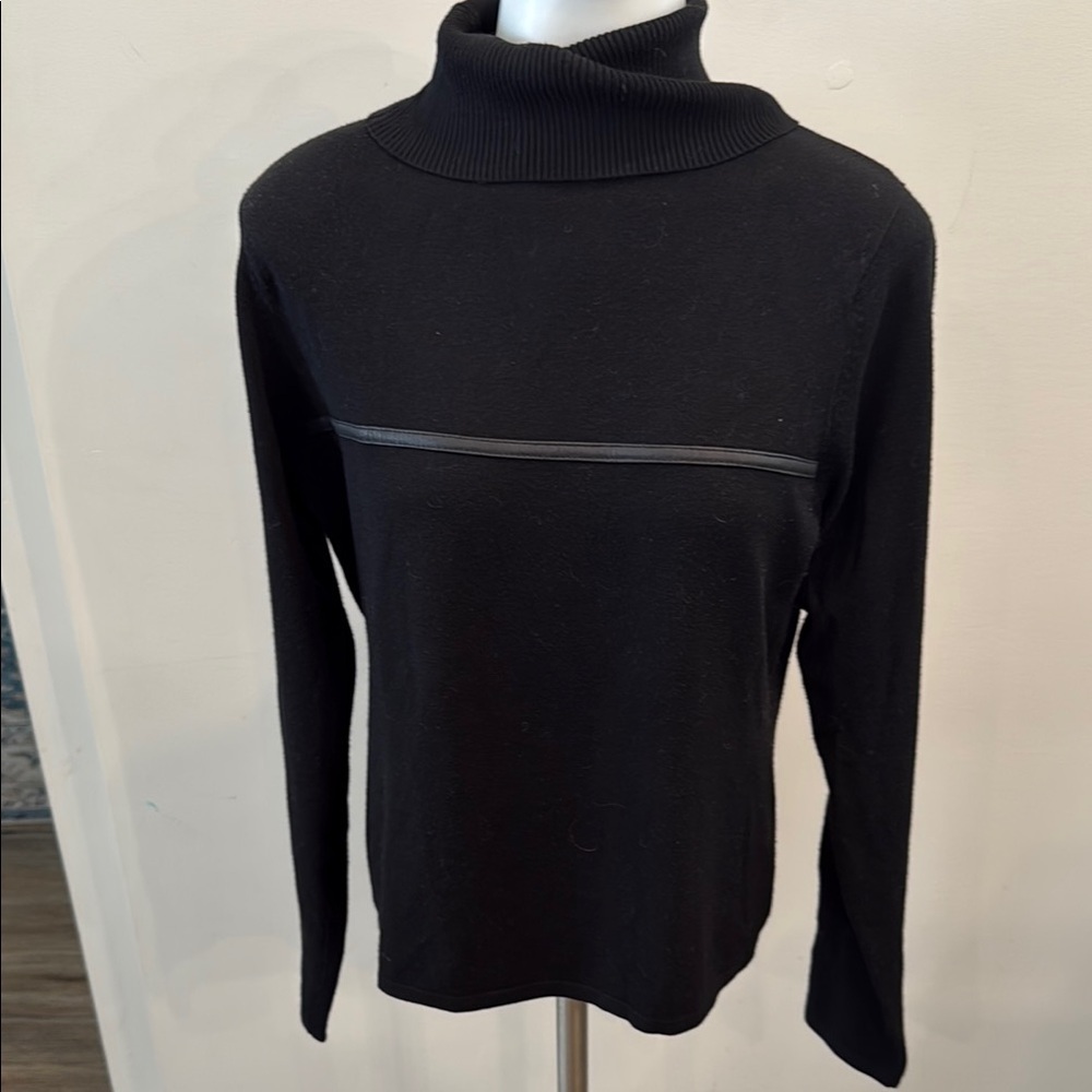 Escapade Medium Black Turtleneck Sweater